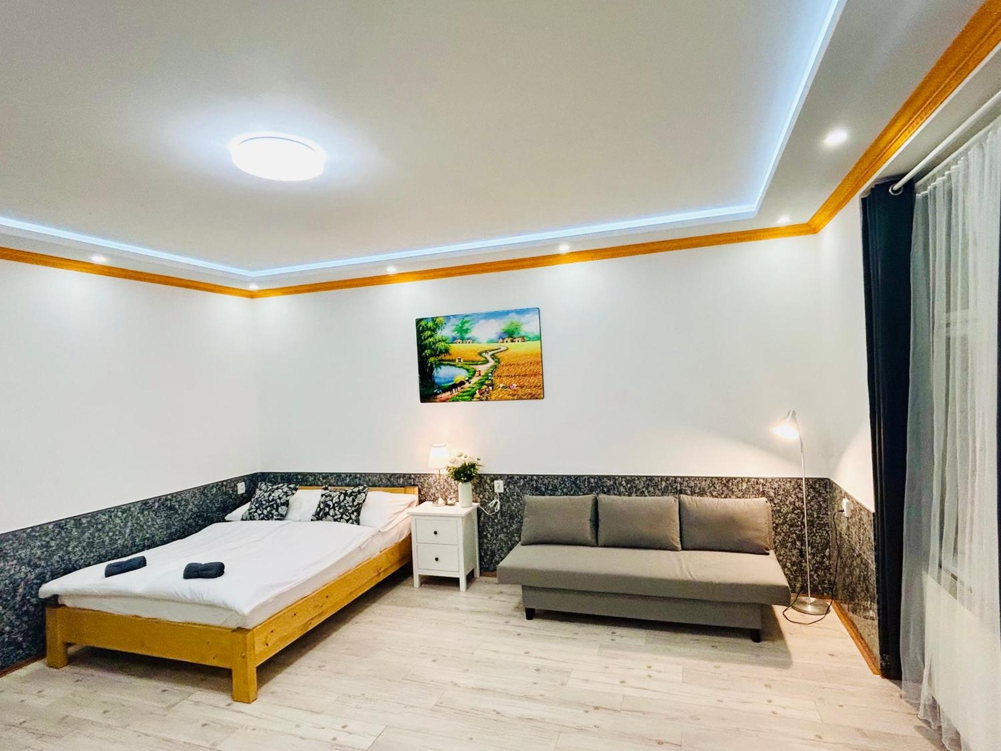 Modern Spacious Apartment In Center Прага Экстерьер фото